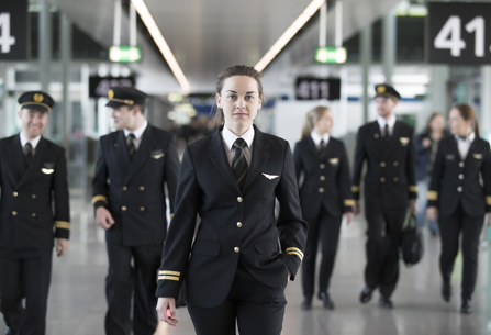 Aer Lingus female pilot 