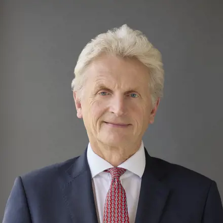 Robin Phillips Min